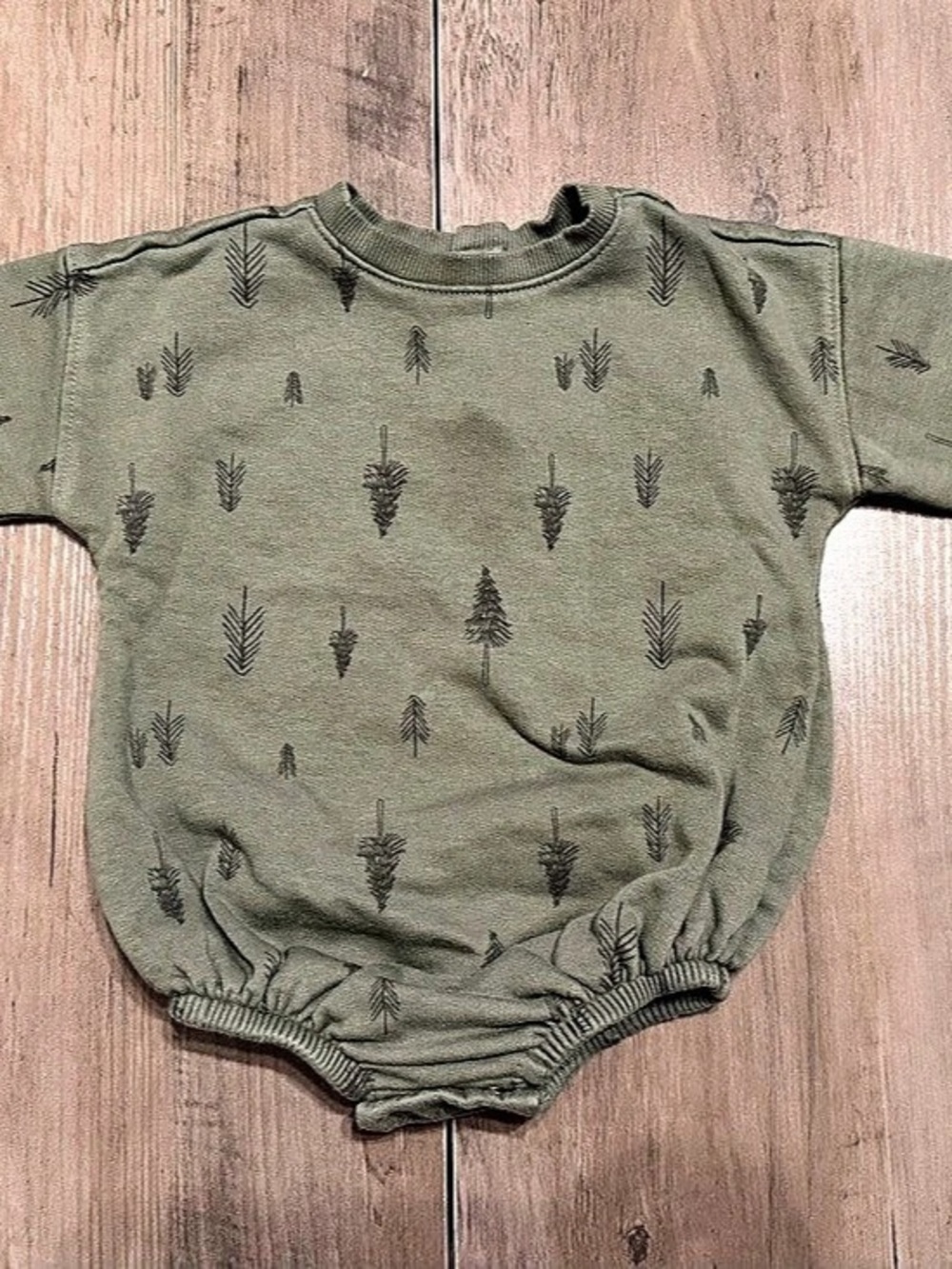 Grayson Collective Baby Bubble Long Sleeve Romper in Sage Green- Size 3-6 Months